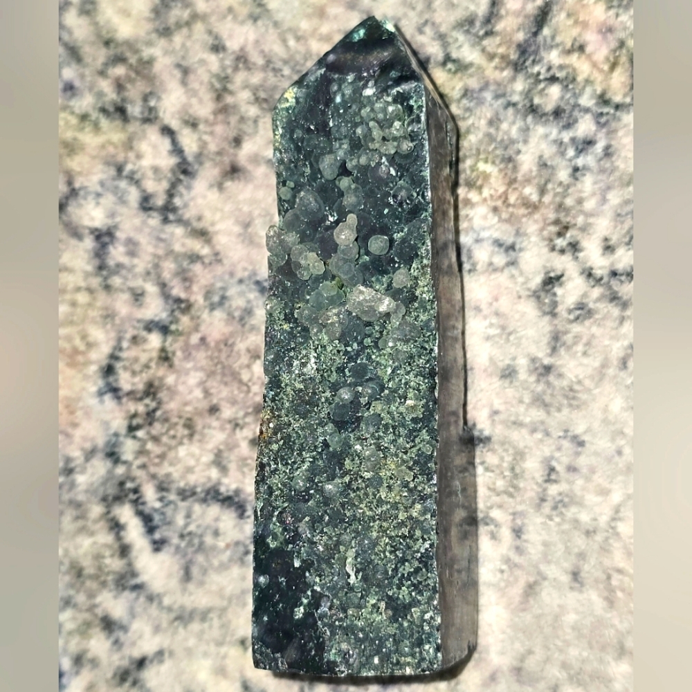 🍇 Natural Grape Agate Tower